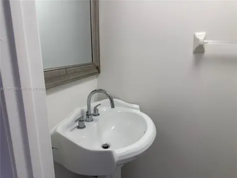 2630 W 76th Street Hialeah FL 33016