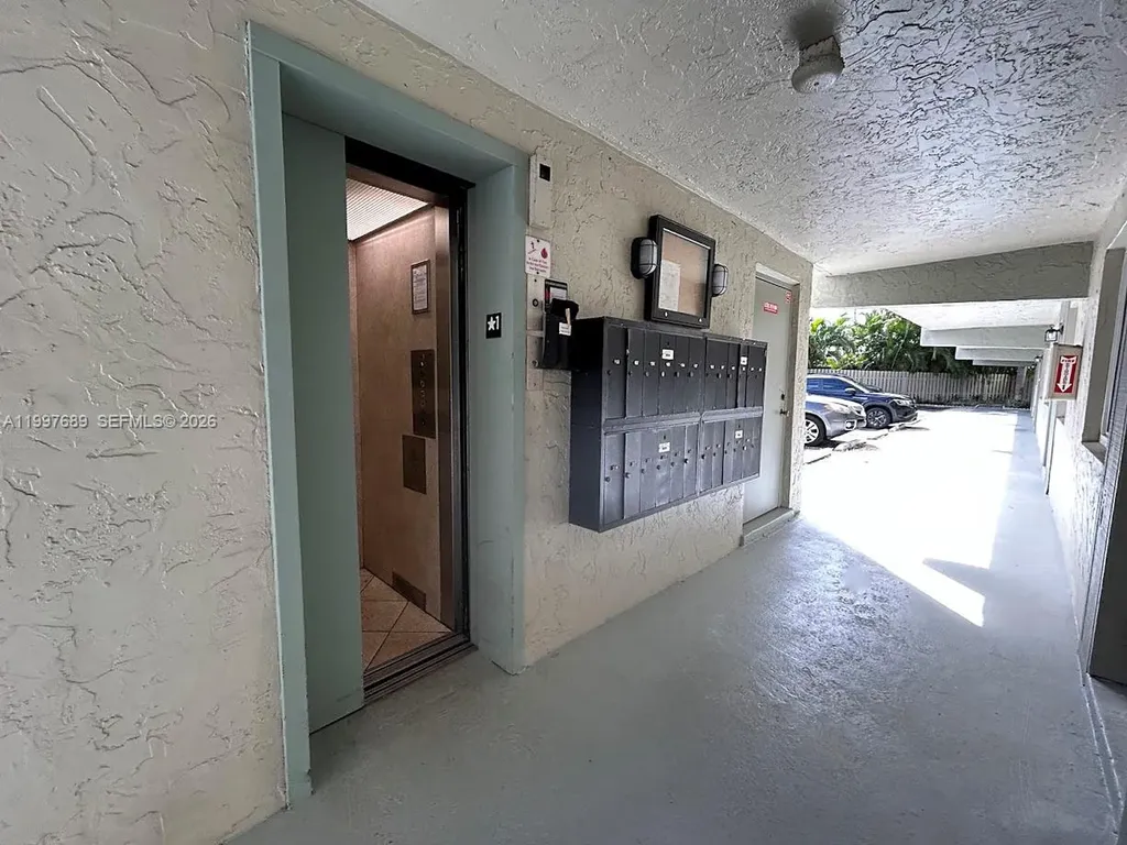 1400 NE 54th Street Fort Lauderdale FL 33334