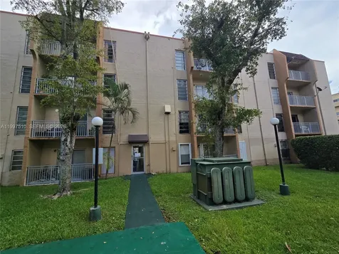 4845 NW 7th Street Miami FL 33126