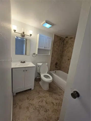 4845 NW 7th Street Miami FL 33126