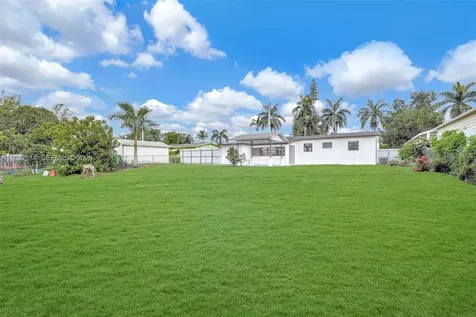 2460 NW 175th Street Miami Gardens FL 33056