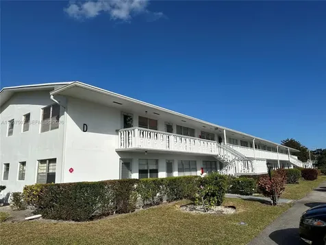 89 Berkshire D West Palm Beach FL 33417
