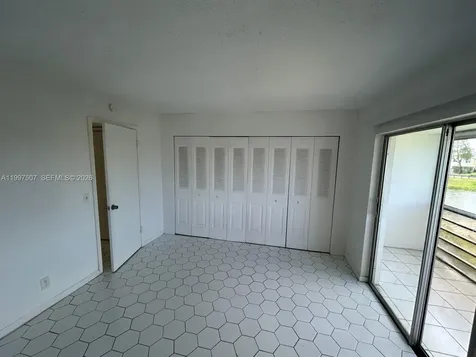 89 Berkshire D West Palm Beach FL 33417