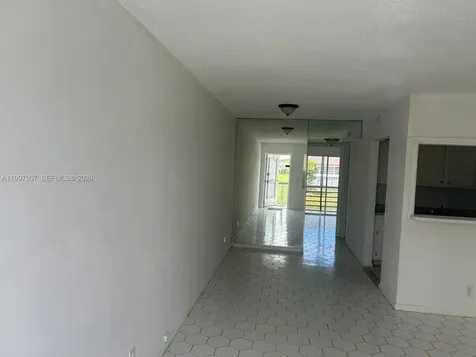 89 Berkshire D West Palm Beach FL 33417