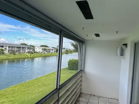 89 Berkshire D West Palm Beach FL 33417