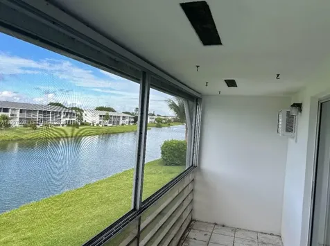 89 Berkshire D West Palm Beach FL 33417