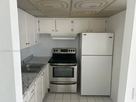 89 Berkshire D West Palm Beach FL 33417