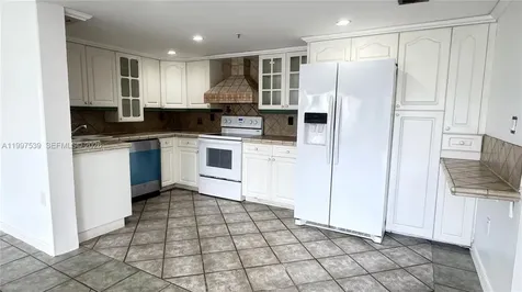 511 NW 82nd Avenue Miami FL 33126