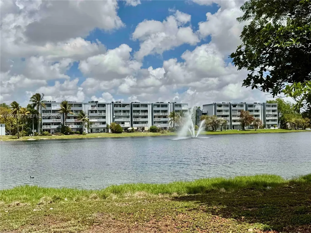 9375 Fontainebleau Boulevard Miami FL 33172