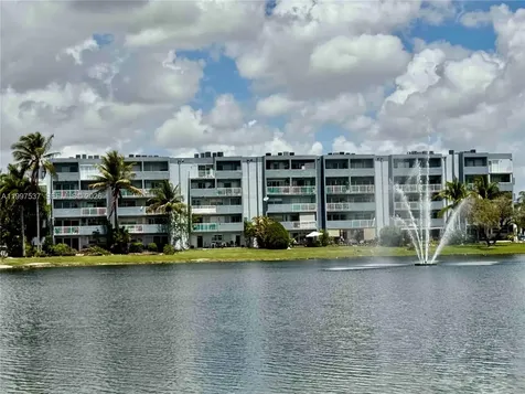 9375 Fontainebleau Boulevard Miami FL 33172