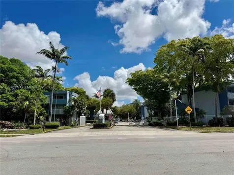 9375 Fontainebleau Boulevard Miami FL 33172