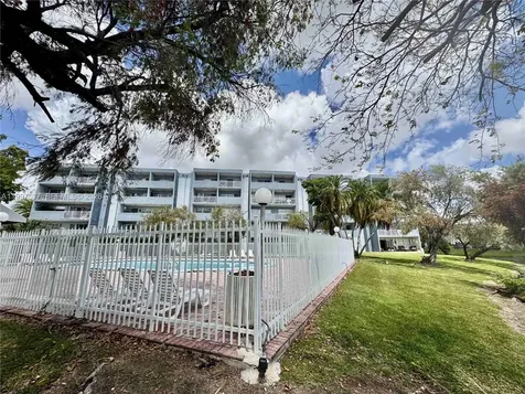 9375 Fontainebleau Boulevard Miami FL 33172