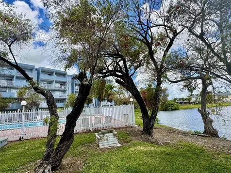 9375 Fontainebleau Boulevard Miami FL 33172