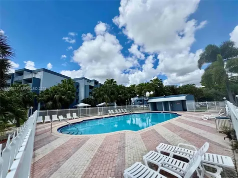 9375 Fontainebleau Boulevard Miami FL 33172