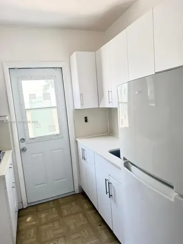 655 Meridian Avenue Miami Beach FL 33139