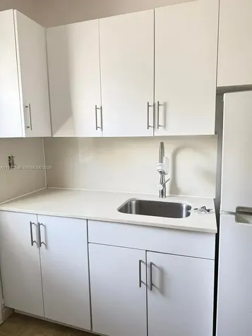 655 Meridian Avenue Miami Beach FL 33139