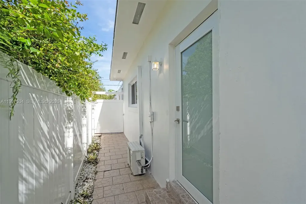 201 SW 51st Court Miami FL 33134