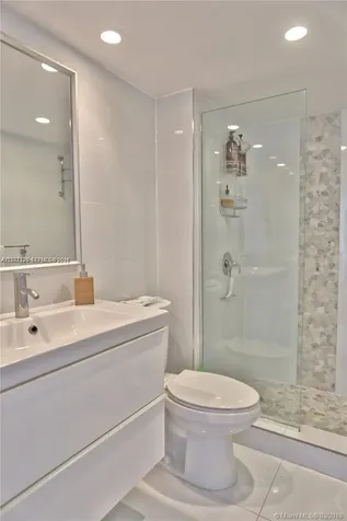 5555 Collins Avenue Miami Beach FL 33140