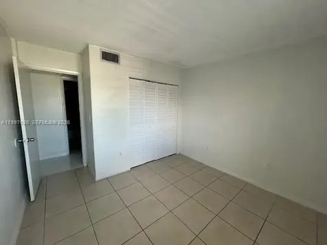 1725 W 60th Street Hialeah FL 33012