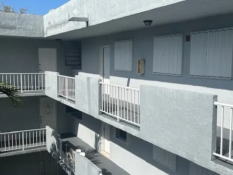 1725 W 60th Street Hialeah FL 33012