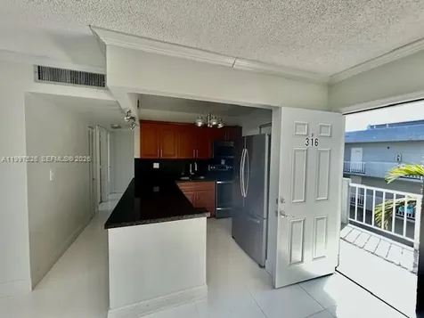 1725 W 60th Street Hialeah FL 33012
