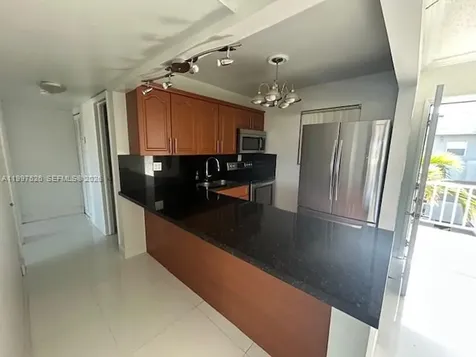 1725 W 60th Street Hialeah FL 33012
