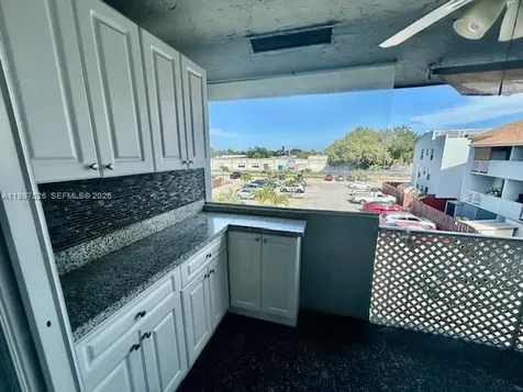 1725 W 60th Street Hialeah FL 33012