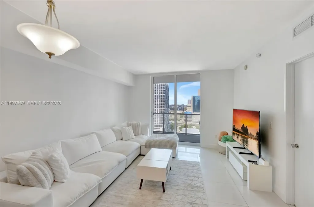 185 SW 7th Street Miami FL 33130