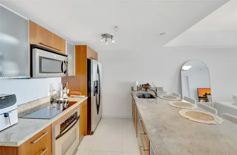 185 SW 7th Street Miami FL 33130