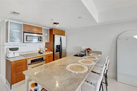 185 SW 7th Street Miami FL 33130