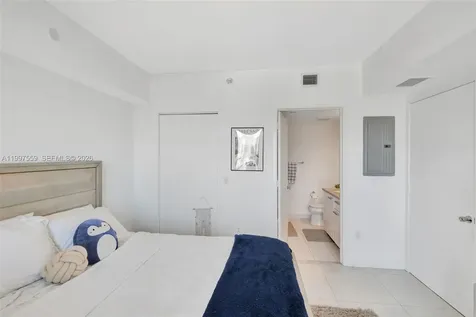 185 SW 7th Street Miami FL 33130