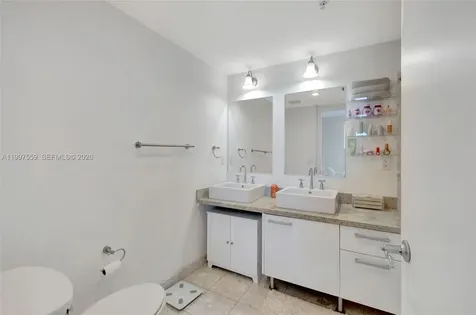 185 SW 7th Street Miami FL 33130