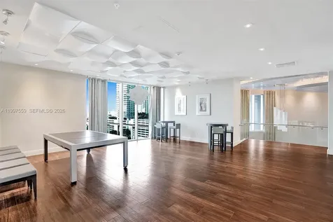 185 SW 7th Street Miami FL 33130