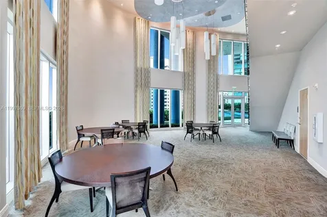 185 SW 7th Street Miami FL 33130
