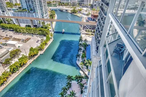 185 SW 7th Street Miami FL 33130