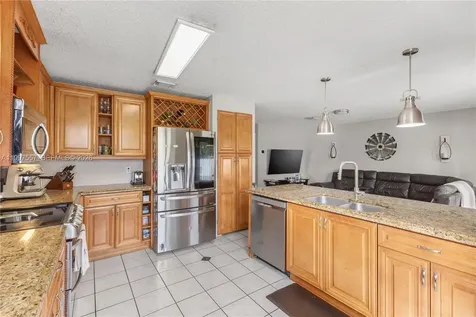 317 SW 191st Terrace Pembroke Pines FL 33029