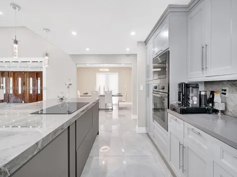 621 E Tropical Way Plantation FL 33317