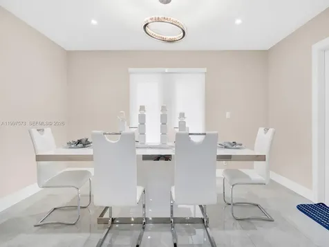621 E Tropical Way Plantation FL 33317