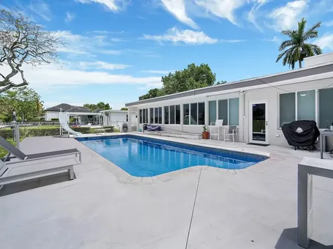 621 E Tropical Way Plantation FL 33317