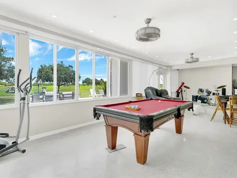 621 E Tropical Way Plantation FL 33317