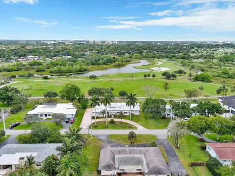 621 E Tropical Way Plantation FL 33317