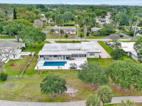 621 E Tropical Way Plantation FL 33317