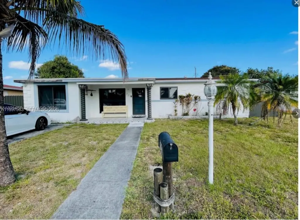 721 SW 69th Avenue Pembroke Pines FL 33023