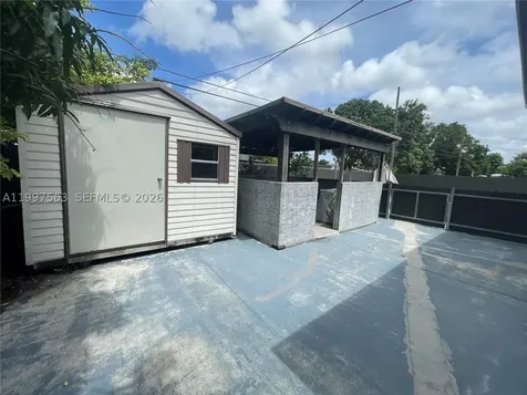 721 SW 69th Avenue Pembroke Pines FL 33023