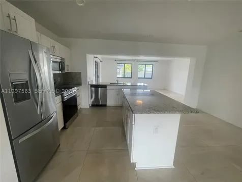 721 SW 69th Avenue Pembroke Pines FL 33023