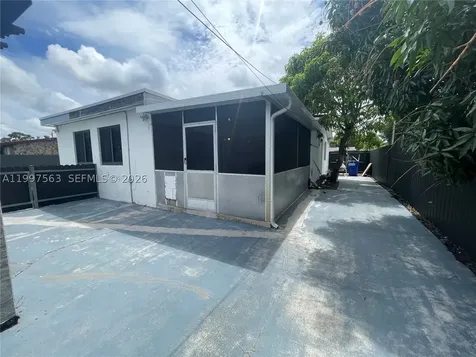 721 SW 69th Avenue Pembroke Pines FL 33023
