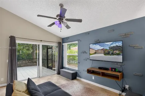 290 NW 116th Terrace Coral Springs FL 33071