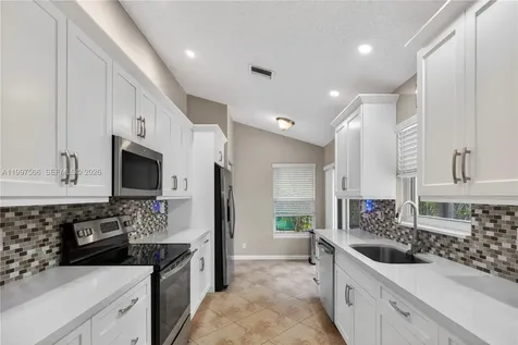 290 NW 116th Terrace Coral Springs FL 33071
