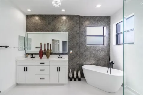 3521 W 92nd Place Hialeah FL 33018