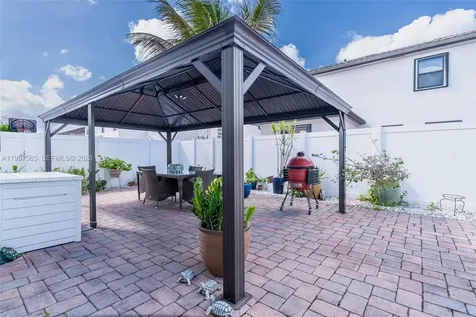 3521 W 92nd Place Hialeah FL 33018
